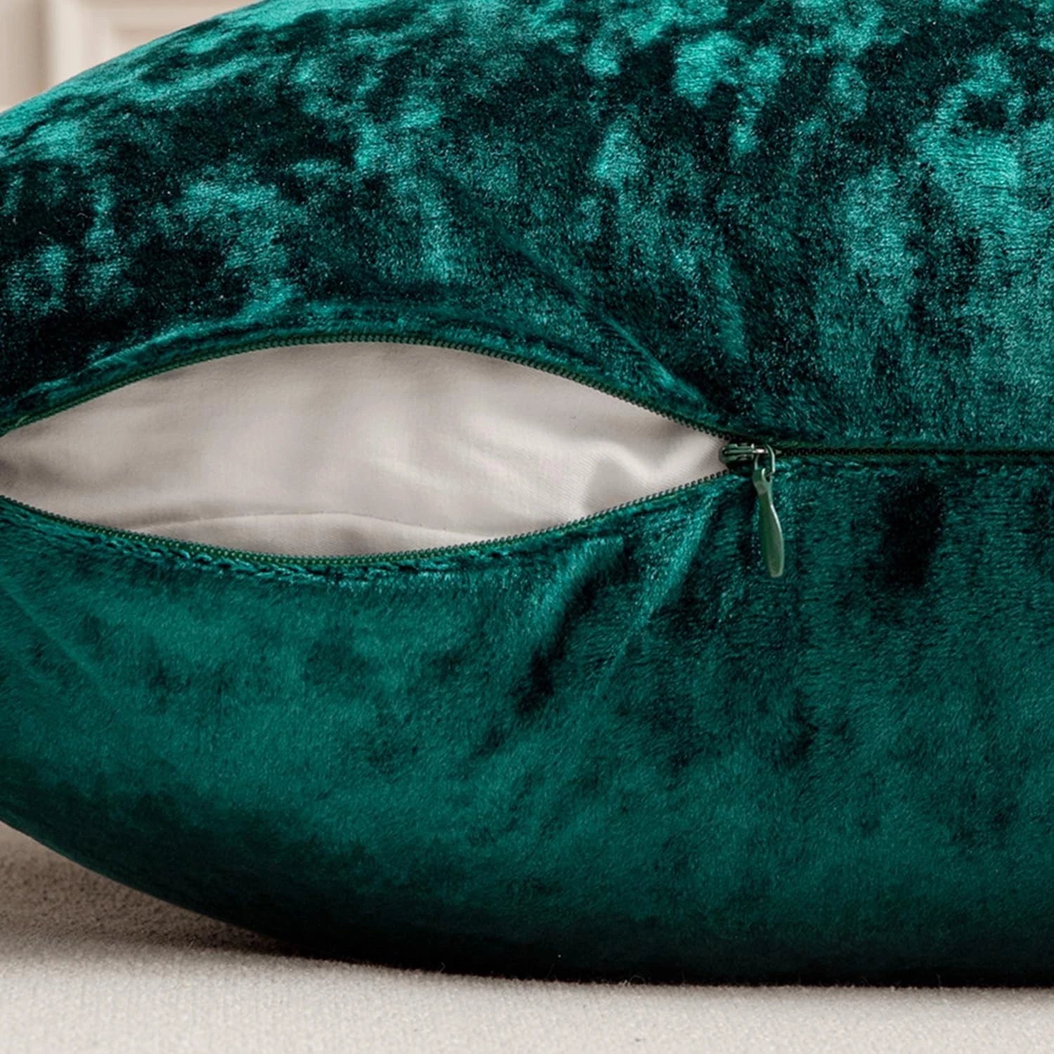 NWT ~ Set/2 Emerald Green Velvet Throw Pillow Covers ~ 18" x 18"