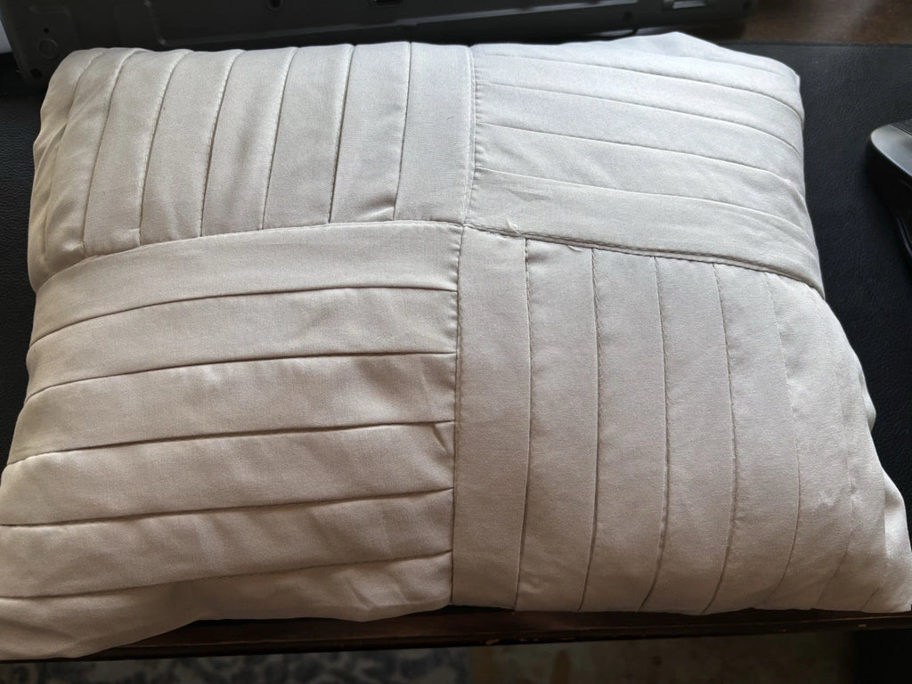 New Bedsure 1 Pack Get Cozy Throw Pillow 15 X 12 Beige Criss Cross Fast Shipping