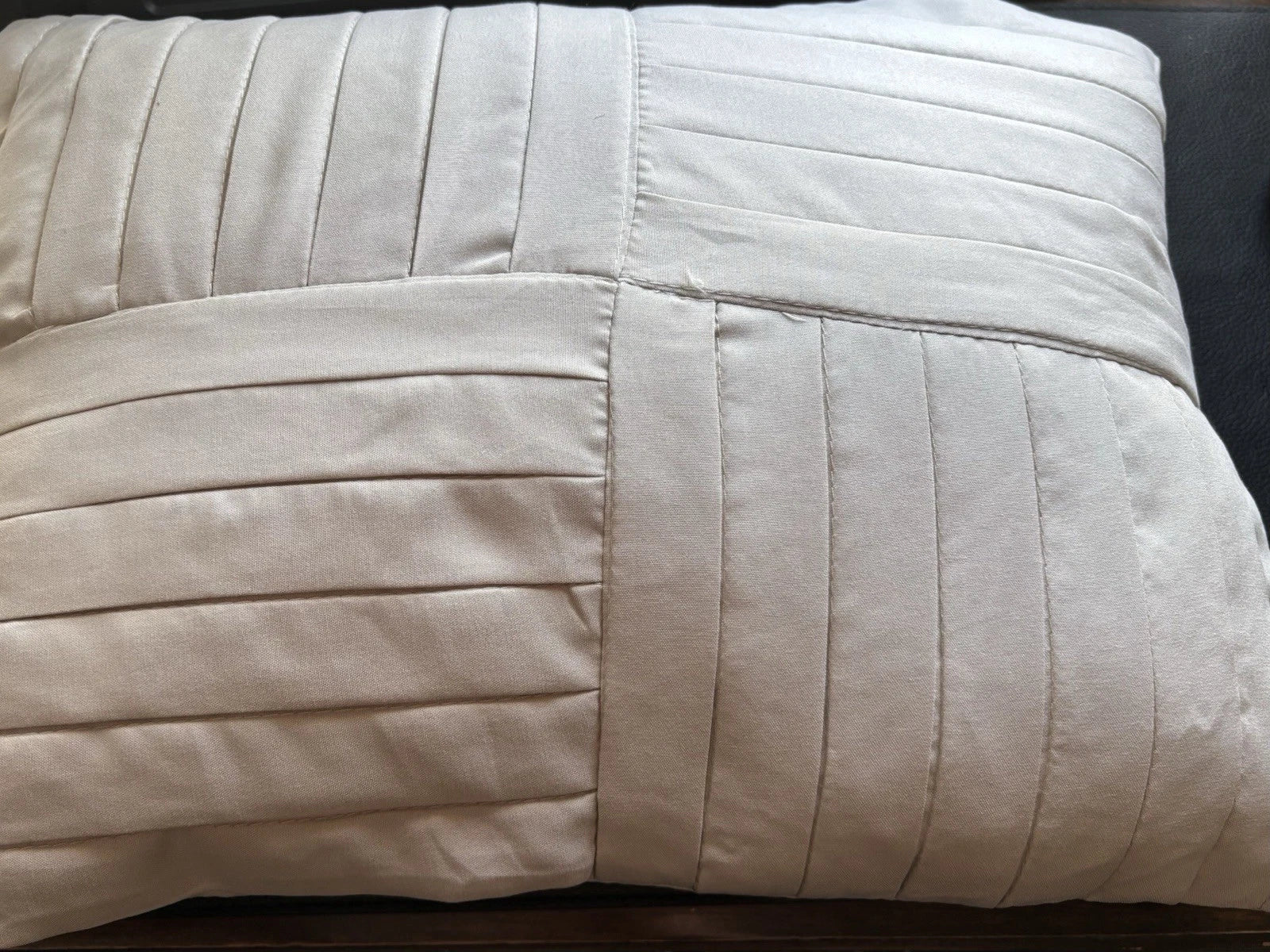 New Bedsure 1 Pack Get Cozy Throw Pillow 15 X 12 Beige Criss Cross Fast Shipping